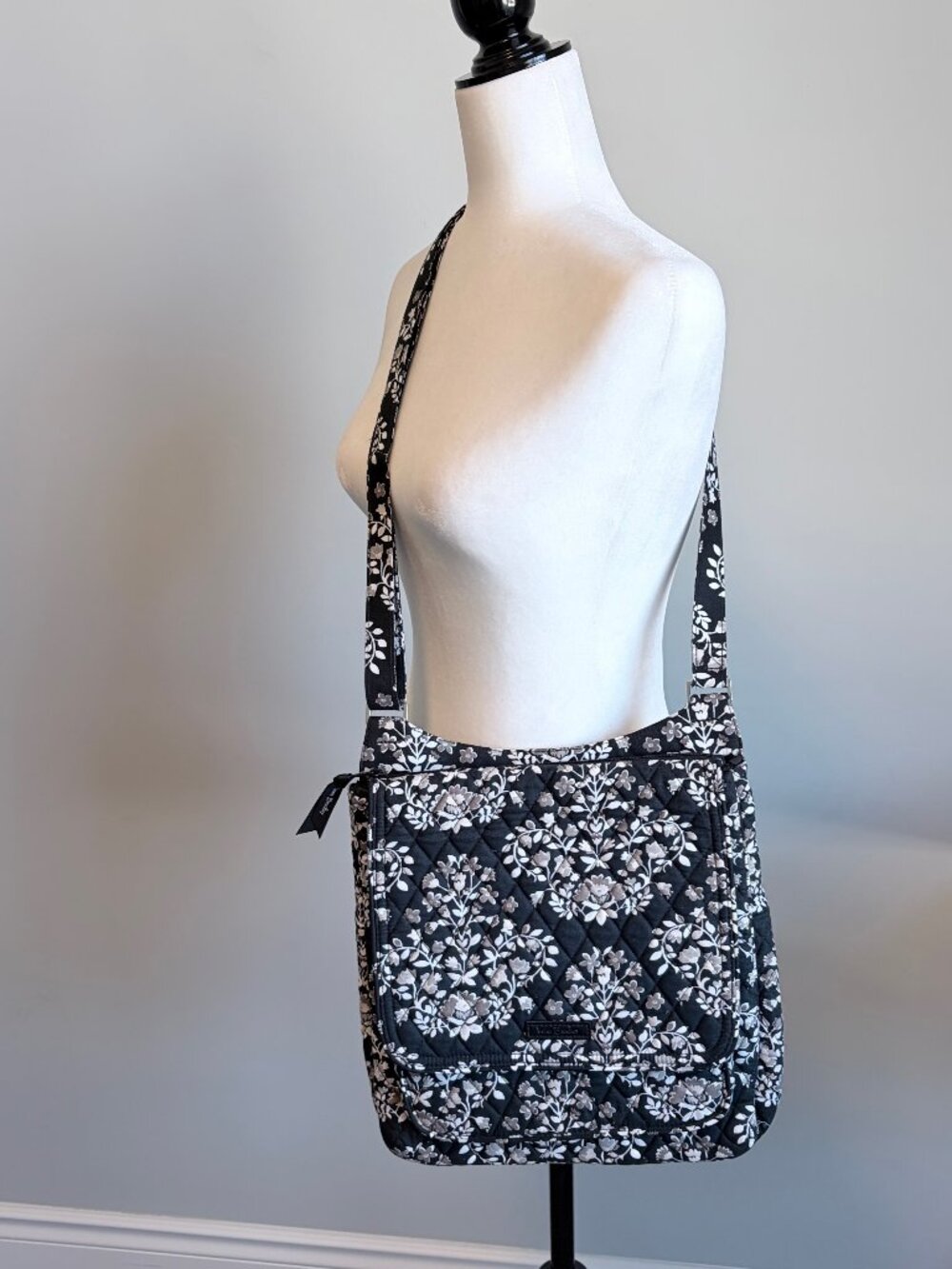 Vera Bradley Chandelier Noir Crossbody Bag Adjustable Strap Purse Black White